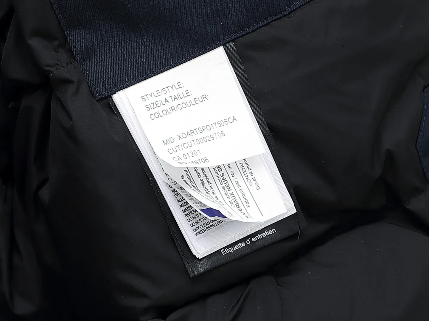：Black White Royal Blue Red sizi： Canada Goose 10 ： ！ ， ！ CANADA GOOSE Chilliwack 01 ， ， 90 ， 。 Authentic ， 1:1 。 ， 2 ， ， 12 ， ， YKK ， ， 。 、 18 、 ，nfc 、 ， 。 、 ， 、 10 YKK ， ykk 。 、 12 ， 。 、 logo， ， Authentic。 、 ， ， ， ， 。 ，